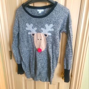 Misses sz M Wearing your heart on your sleeve Reindeer Sweater